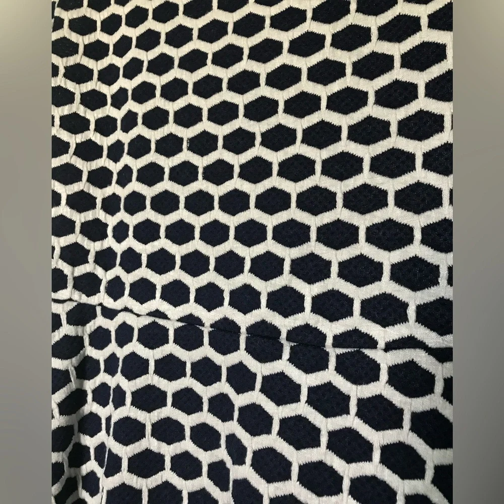 Dress - Picture 2 of 10